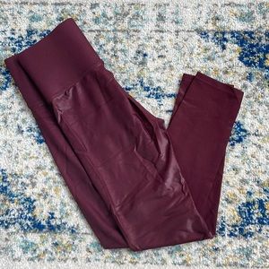 Carbon 38 High Rise 7/8 Leggings in Merlot